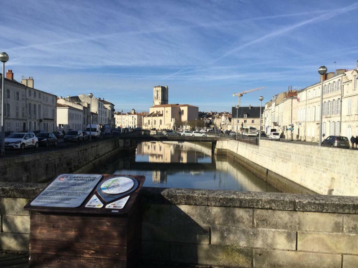 Appartement Centre Ville Pres Du Port Avec Parking Et Wifi La Rochelle  Eksteriør bilde